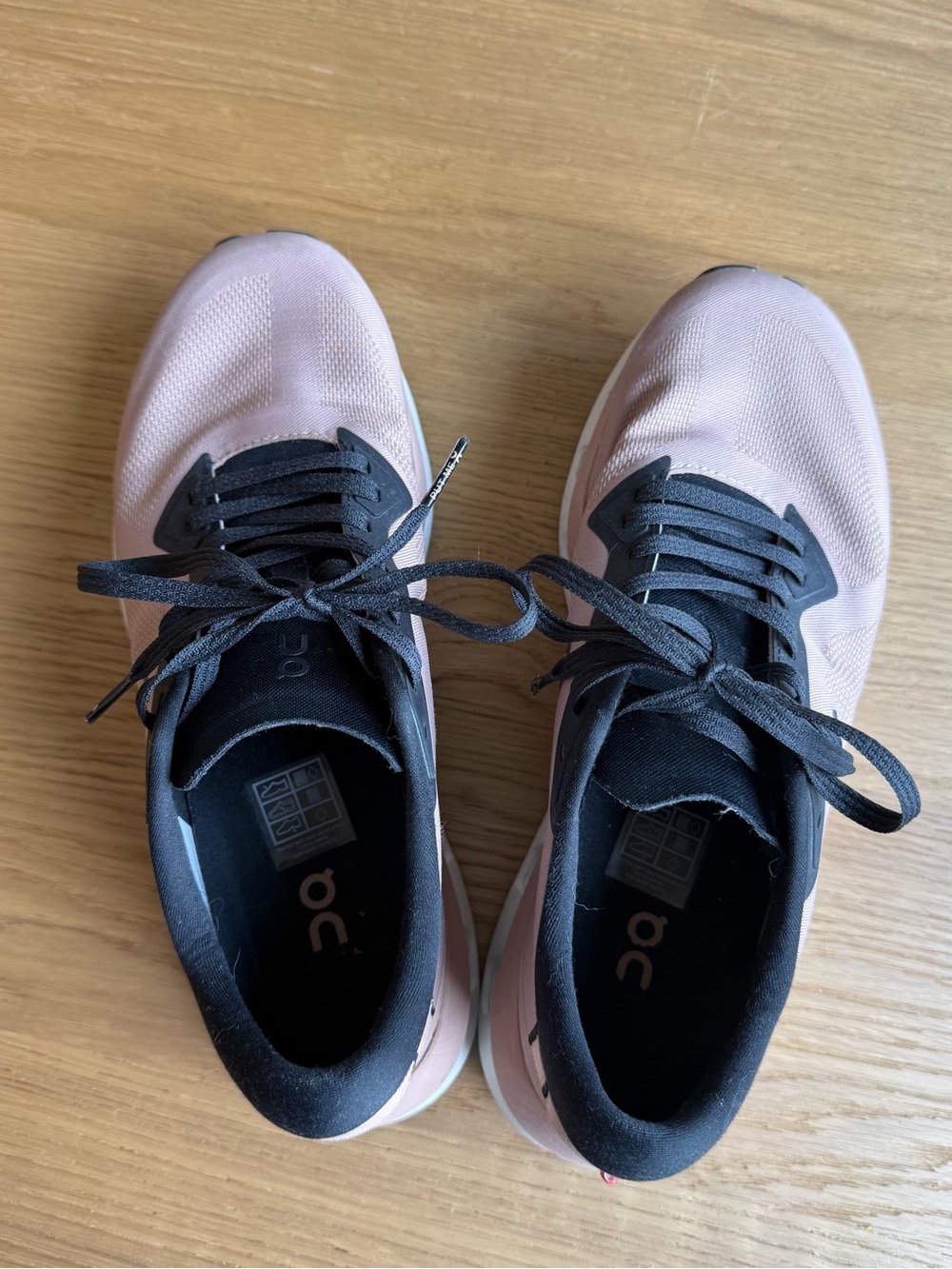 On Running Women's Cloudzone Sneakers in Rosebrown and Black, size 9.5 - Picture 6 of 10